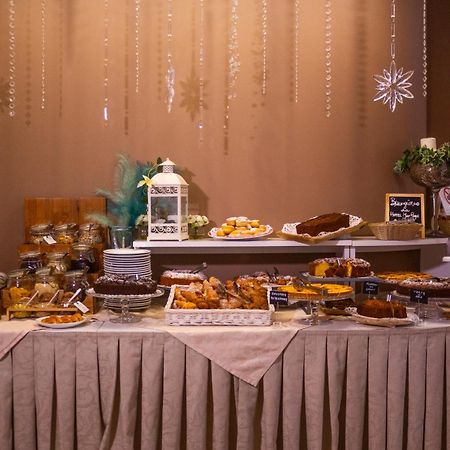 Hotel Mon Pays Riccione Bagian luar foto