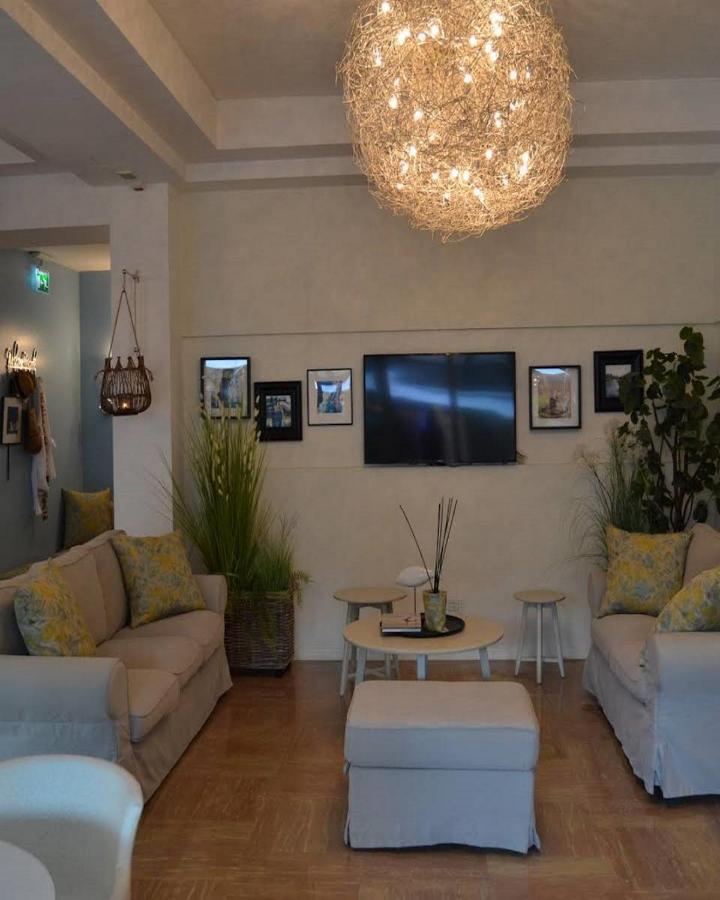 Hotel Mon Pays Riccione Bagian luar foto