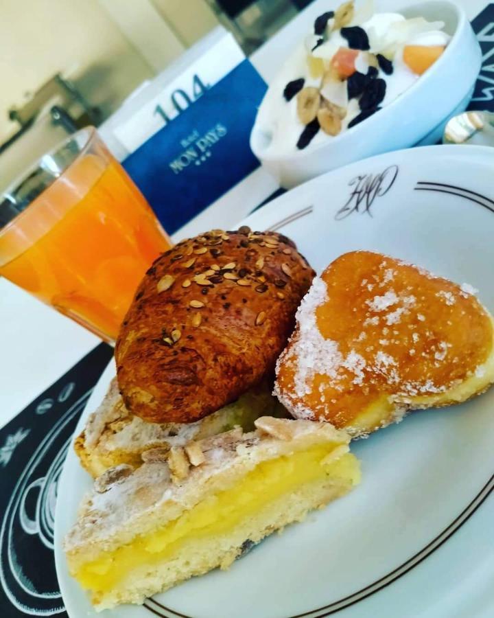 Hotel Mon Pays Riccione Bagian luar foto