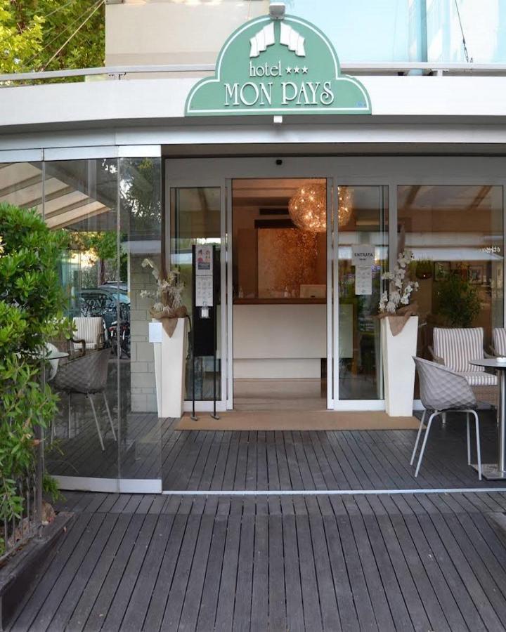 Hotel Mon Pays Riccione Bagian luar foto