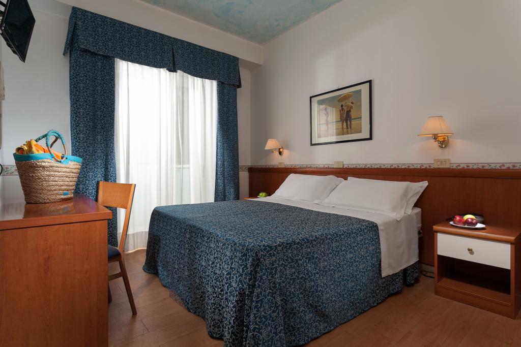 Hotel Mon Pays Riccione Bagian luar foto