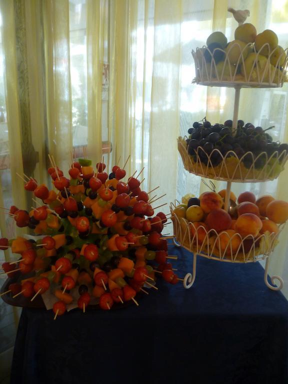 Hotel Mon Pays Riccione Bagian luar foto
