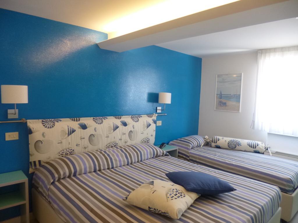 Hotel Mon Pays Riccione Ruang foto