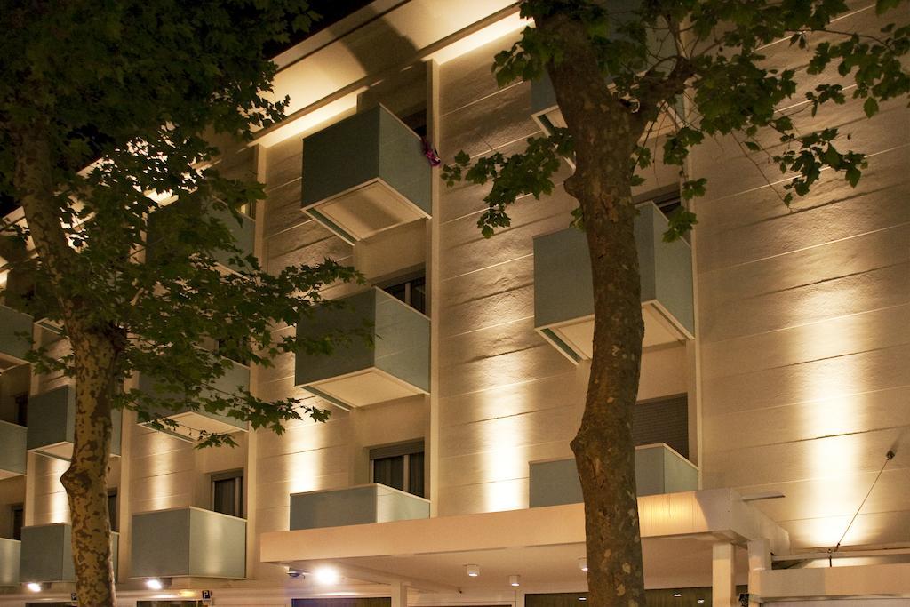 Hotel Mon Pays Riccione Bagian luar foto